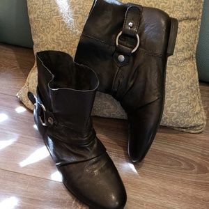 Nine West Black Leather Bootie 9 1/2